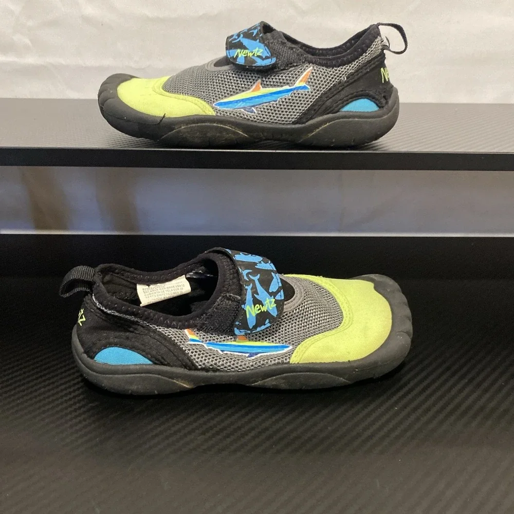 Newtz Youth Water‎ Shoes Shark Gray Green Aqua Sock Beach Size 12